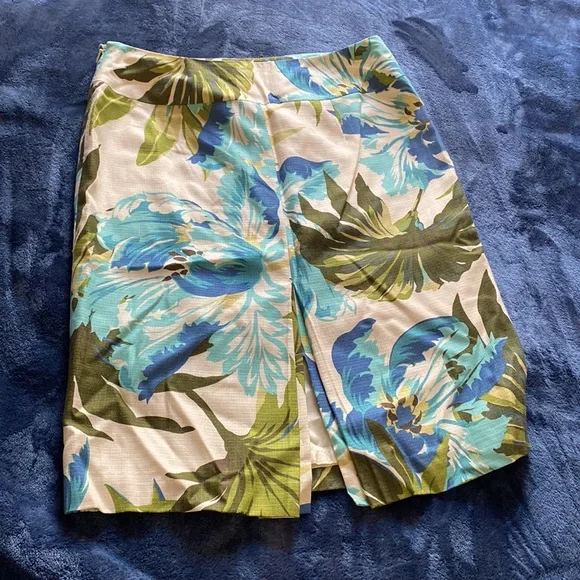 Ann Taylor Loft Floral Skirt - Picture 2 of 4